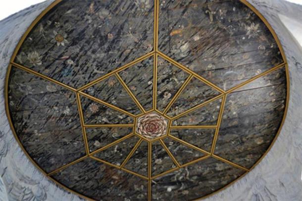 The decorated ceiling in the blue chamber. (Author provided)