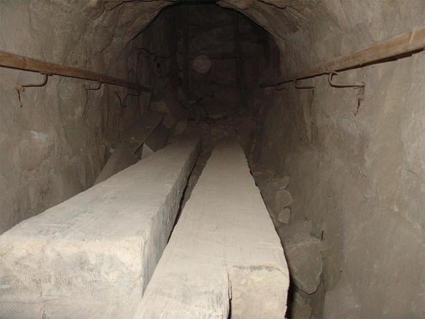 Ancient wooden beams still inside the Bent Pyramid of Sneferu at Dashur. (Ivrienen / CC BY 3.0)