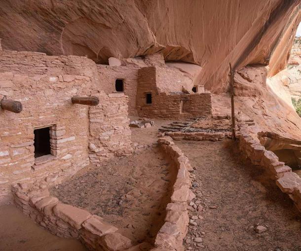 El extremo norte del interior de las ruinas de Keet Seel del Monumento Nacional Navajo. (PatrickRapps/CC BY-SA 4.0)