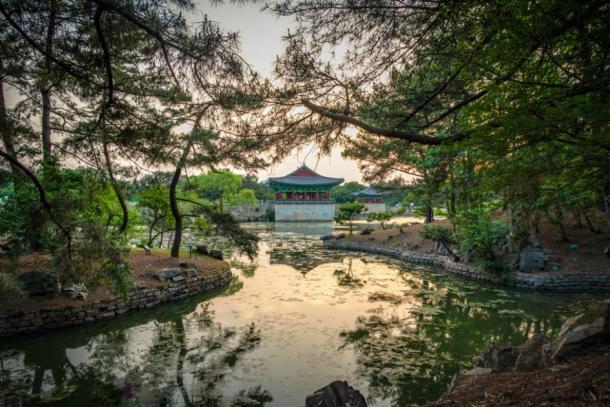The islets of Wolji Pond (DeGe Photos / Adobe Stock)