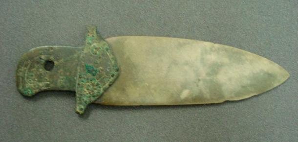 A jade dagger dating back an incredible 3,200 years to Shang Dynasty, China. (CC by SA 4.0 / Trustees of the British Museum)