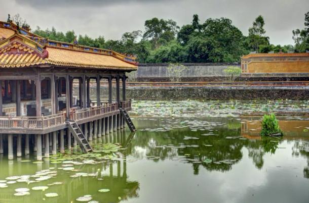The lake in the gardens of Tu Duc’s tomb (mehdi / Adobe Stock)