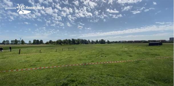 Área de terreno donde se encuentra el antiguo castillo holandés recientemente descubierto (Captura de pantalla de Gemeente Heemskerk/YouTube)