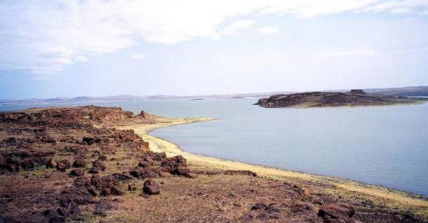 he landscape of fossil-rich Lake Turkana, Kenya. 