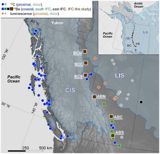 最新研究的重点是北美巨大的冰墙何时存在，何时不存在，以及这将如何影响人类迁徙，以便能够使用任何陆路路线，直到大约 13,000 年前冰墙消退时。 这张地图显示了 13,000 年前一条无冰走廊最初开放后科迪勒兰和劳伦泰德冰盖的范围，以及为证明他们的理论而采集的岩石样本的位置。 (美国国家航空航天局)