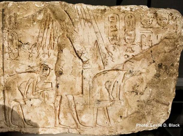 A limestone talatat block depicts Akhenaten celebrating the Heb Sed festival dressed in a jubilee outfit. The Aten’s rays terminate in Ankh and Was signs—traditional symbols connoting life and dominion. The King holds the crook and flail in his hands; and is accompanied by bowing priests. Fitzwilliam Museum. Cambridge.