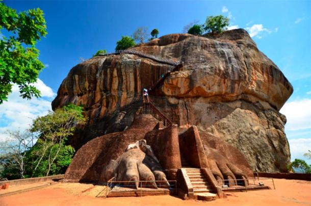 The lion paw entrance at Sigiriya. Source: surangaw / Adobe Stock.