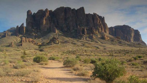 Photograph  “Lost Dutchman State Park, Arizona” © Doulas Kerr Flickr 