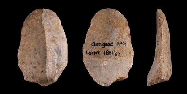 Many tools were discovered in the Cave of Aurignac, including this double-edged scraper. (Muséum de Toulouse / CC BY-SA 4.0)