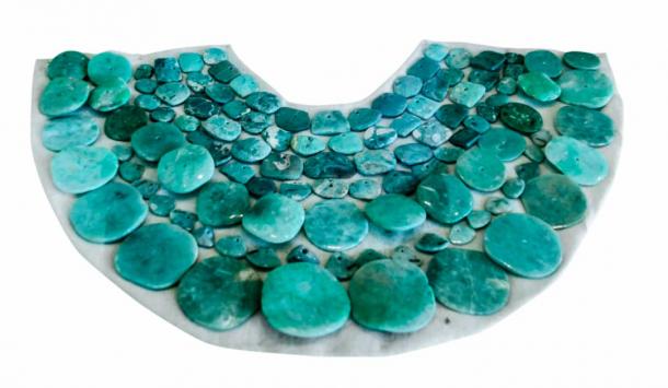 Antiguo collar de jade maya. Fuente: mardoz / Adobe Stock