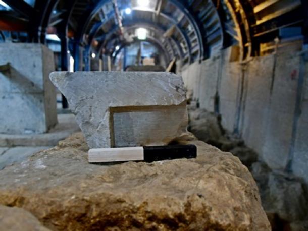 The measuring table from the side view, shown at the excavation site of the ‘ancient Jerusalem market’. (Ari Levi / Israel Antiquities Authority)