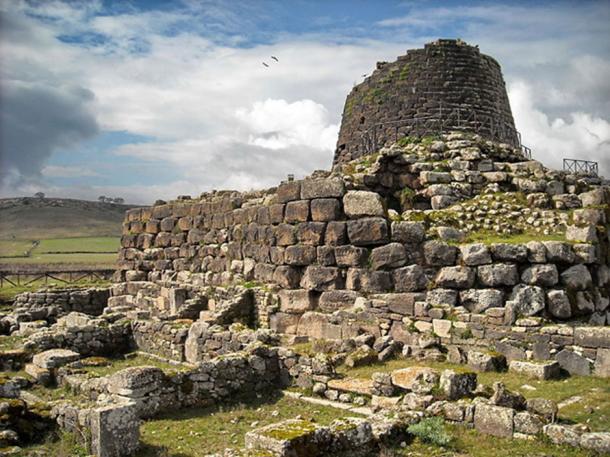The megalithic structure of Santu Antine and ruins of the nearby Nuragic settlement.