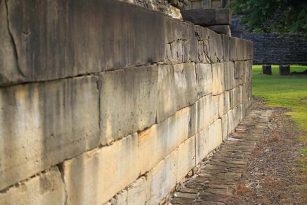 detail of the megalithic wall delimiting the Southern Ballcourt. Some of the stones measure as much as 8 meters long, with a weight in excess of 10 tons. (Photo © Marco Vigato)