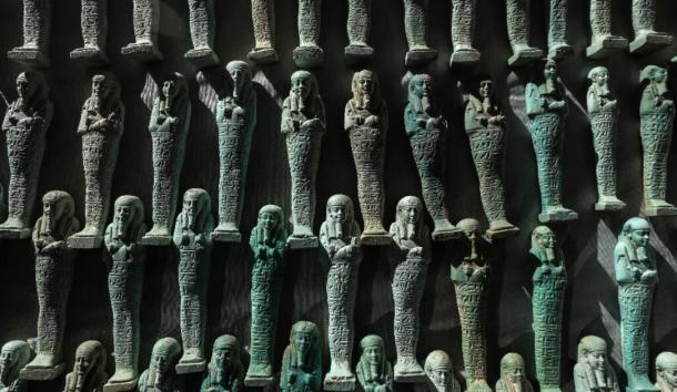 The ministry found 10,000 blue and green ushabti in the tombs. (Egyptian Antiquities Ministry)