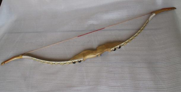Example of a modern recurve bow.