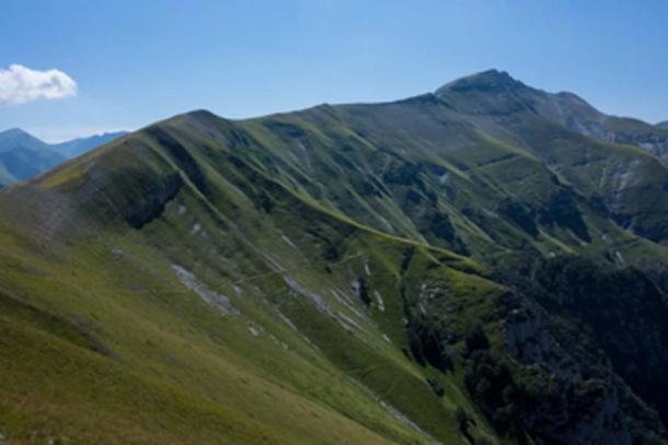 The Apennines in central Italy are part of the shaved-off remnants of the ancient continent of Greater Adria, tectonic sleuthing has revealed. (Marcel Oosterwijk / CC BY-SA 2.0)