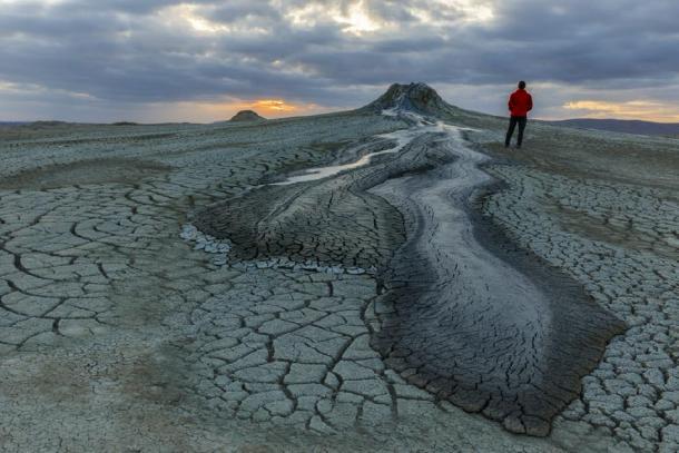 Mud volcanoes in Gobustan at sunset (alexmu/Adobe Stock)