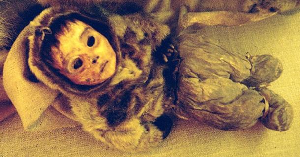 The mummified baby of Qilakitsoq. (Public Domain)