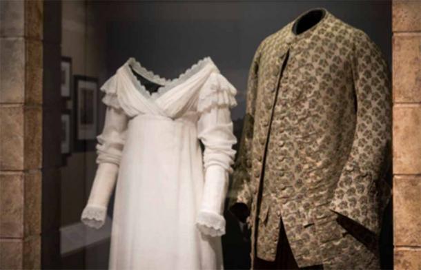 The white muslin gown Eliza was hanged in. © Museum of London