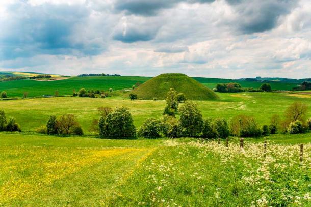The mysterious Silbury Hill, along St. Michael’s ley, the largest artificial mound in Europe (Helen Hotson / Adobe Stock)