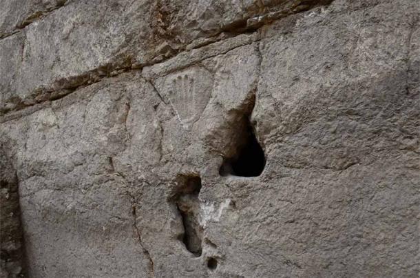 The mystery handprint on the moat wall in Jerusalem. (Yuli Schwartz / Israel Antiquities Authority)