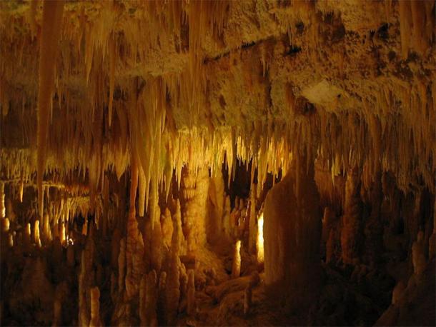 The new study has based its findings on the analysis of samples taken from caves on the Murge karst plateau in Apulia, Italy. (Public domain)