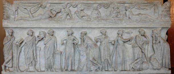 Devět múz na římském sarkofágu z 2. století. (Jastrow / Public Domain)