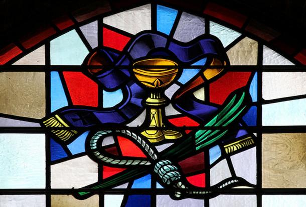 The noose and palm - symbols of St John of Cologne's martyrdom, and the chalice and stole - symbols of the Catholic priesthood for which he was killed