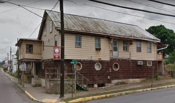 Old bar, once known as KC’s, before demolition started. (Valley Girl Views)