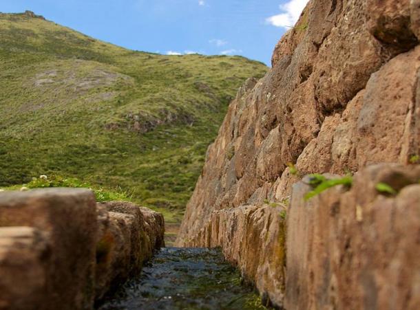 Aqueducts and hydro technology