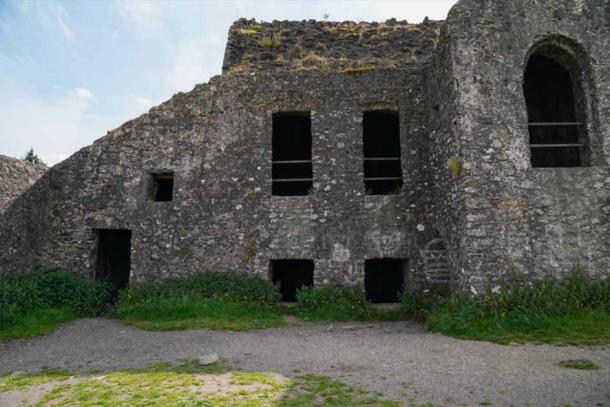 A dark and ominous building, supposedly built for dark purposes. (© William Alexander)