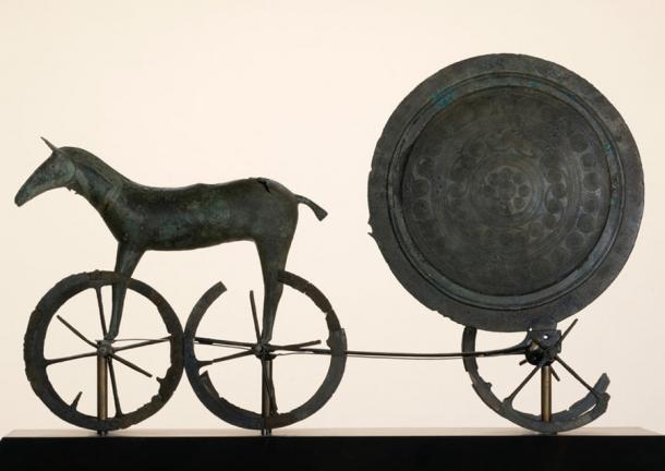 The other side of the Trundholm Sun Chariot shows no trace of gilding. Experts believe it is a representation of the Sun during the night. (CC BY-SA 3.0)