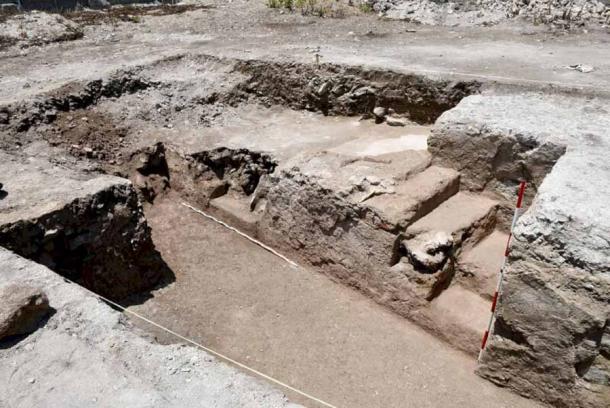 Los contornos de los restos desenterrados de un antiguo templo de fuego iraní en el condado de Savadkuh, recientemente descubierto en el corazón de la cordillera de Alborz en Irán. (Tiempos de Teherán)