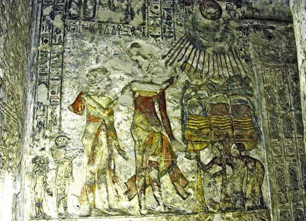 inted wall relief shows Akhenaten, Nefertiti and two of their daughters, Meritaten and Meketaten, making offerings to the Aten. Tomb of Meryre II, Tell el-Amarna. 