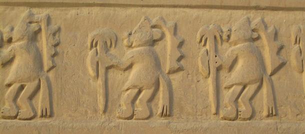 A panel from Peru’s Chan Chan archaeological site depicting unusual characters. (MacAllen Brothers / CC BY-SA 2.0)