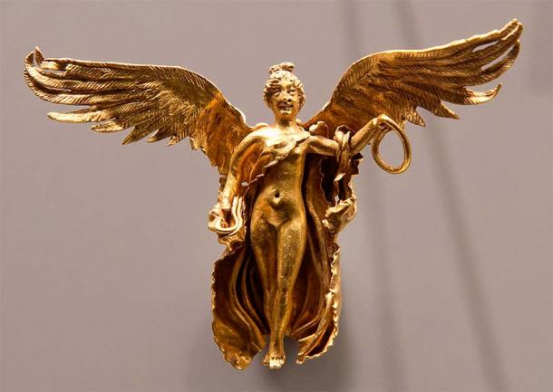 Gold pendant depicting a flying Nike discovered in Athens. (Public domain)