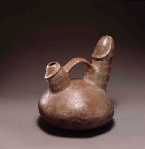 Una cerámica Moche en forma de falo. Museo Larco – Lima, Perú