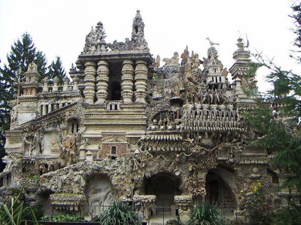 A photo of the Palais Idéal. 