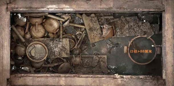 This picture shows cultural relics unearthed from the Wuwangdun tomb discovered in Huainan, east China's Anhui Province. (Anhui provincial cultural relics and archaeology research institut/Handout via Xinhua)