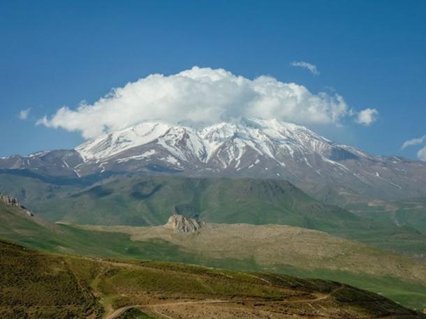 Mount Damavand is a ‘potentially active’ volcano, and the highest peak in Iran. Gol-e-Zard Cave is nearby. Vasile Ersek, Author provided