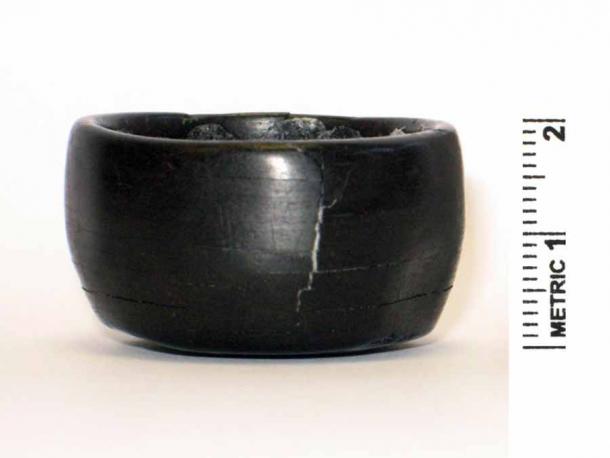 Además de encontrar tumbas de Stonehenge, los arqueólogos de Wessex Archaeology también desenterraron cerámica neolítica. (Arqueología de Wessex)