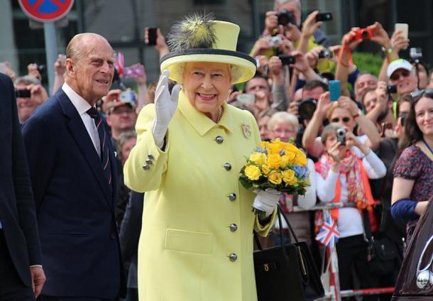 Queen Elizabeth II in 2015, is one of the top three longest-reigning monarchs in history. (PolizeiBerlin / CC BY-SA 4.0)