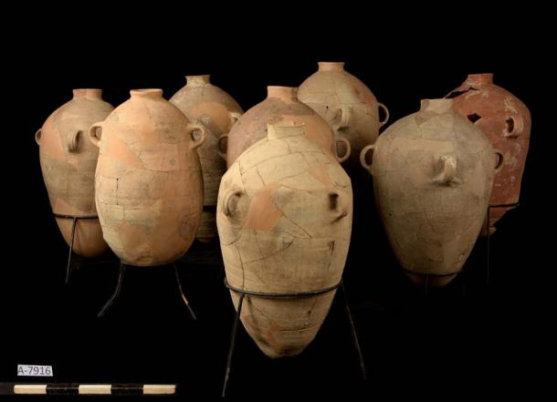 The reassembled amphorae found in east Jerusalem, which held traces of vanilla. (PLOS One)