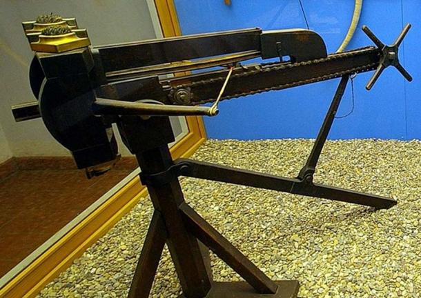 Schramm’s reconstruction of a polybolos, in the Saalburg, Germany.