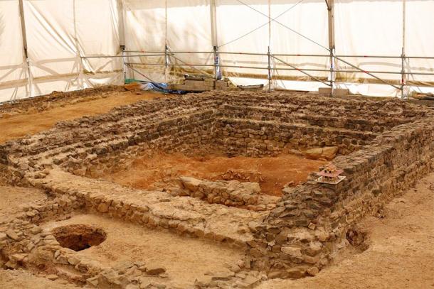 The remains of the temple at Tintignac (Pymouss / CC BY-SA 3.0)
