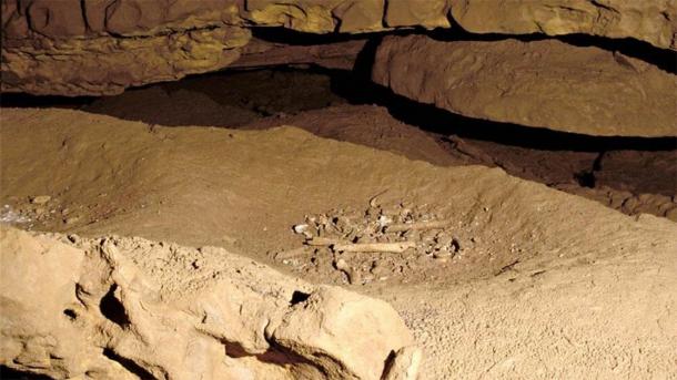 Human remains in the Grotte de Cussac cave. (University of Wollongong)