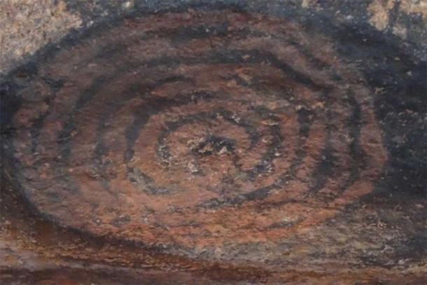 Another photo of the Aboriginal rock art from Uluru that has been damaged (pictured before the damage). (Emma Haskin / ABC)