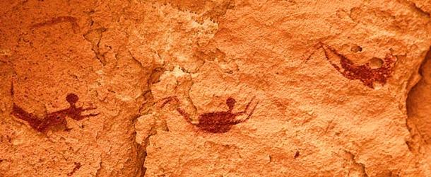 This rock art from the Cave of Swimmers, which is roughly 10,000 years old, is just one piece of evidence that shows how different today’s Sahara Desert was when it was called the Green Sahara! The Cave of Swimmers is located in the mountainous Gilf Kebir plateau of the Libyan Desert section of the Sahara is located in the New Valley Governorate of southwest Egypt, near the border with Libya. (Roland Unger / CC BY-SA 3.0)