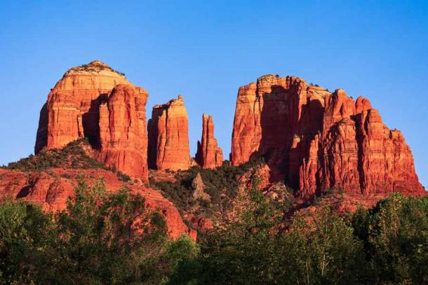 Cathedral Rock in Red Rock State Park. (JSirlin / Adobe Stock)