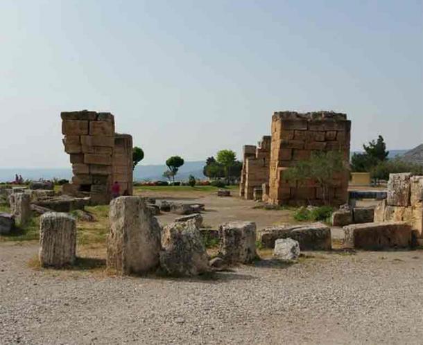The ruins of the ancient city of Delphi. (Public Domain)